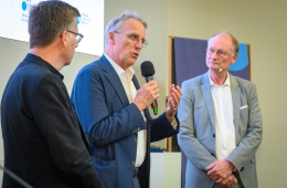 Stefan Wenzel (Mitte), Prof. Dr. Carsten Kühl (links) und Moderator Sven Plöger (rechts) 